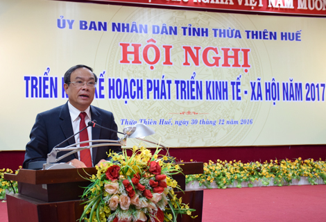 Đảm bảo mức tăng trưởng kinh tế cao gắn với bảo vệ môi trường và đảm bảo an sinh xã hội