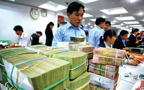 Một số tổ chức tín dụng lớn giảm lãi suất huy động