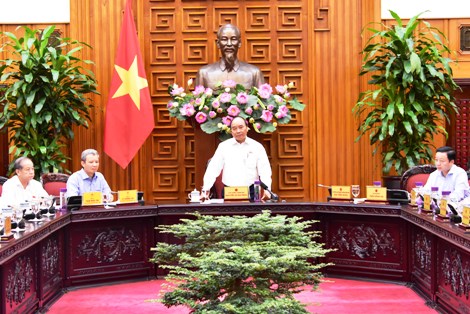 Thủ tướng Nguyễn Xuân Phúc làm việc với lãnh đạo tỉnh Thừa Thiên Huế