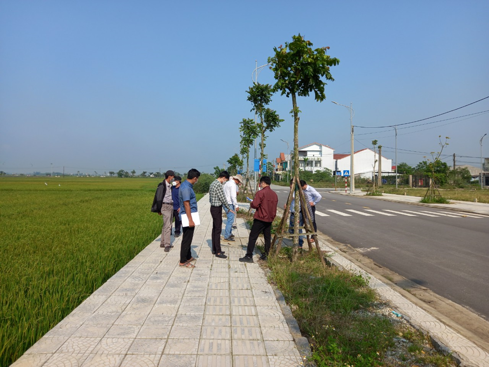 Kiểm tra công tác nghiệm thu hoàn thành công trình xây dựng Gói thầu số 15: Toàn bộ phần xây lắp và lắp đặt thiết bị thuộc Dự án Hạ tầng kỹ thuật khu xen ghép TDC5 và khu CTR13 thuộc khu A – Đô thị mới An Vân Dương.